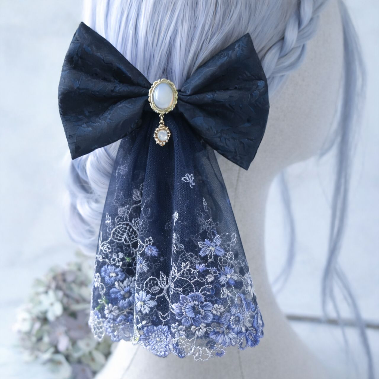 …dreams come true…｜青薔薇ジャガード生地のブローチ付きジャボタイ2wayリボン／ゴシック ロリータ ヘアアクセサリー ブローチ バレッタ 髪飾り ネイビー
