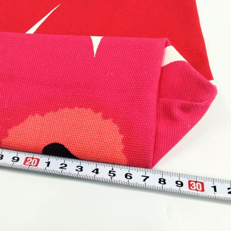 新品・タグ付き】marimekko（マリメッコ）花柄デザインポーチ マチあり