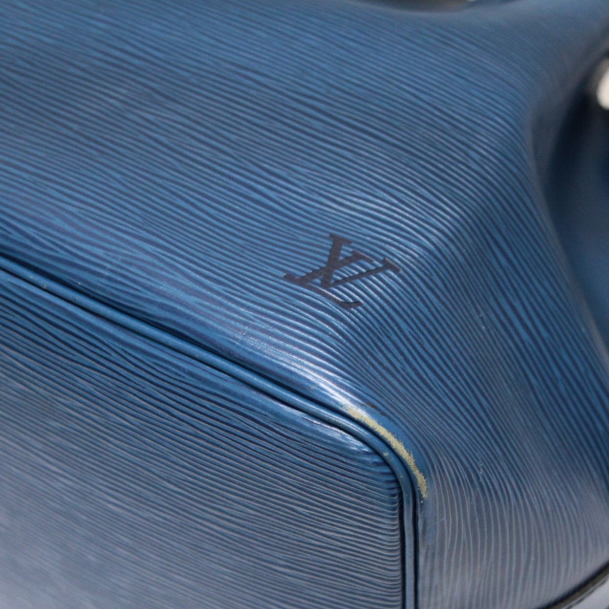 ルイヴィトン Louis Vuitton プチ ノエ 巾着 ショルダーバッグ エピ