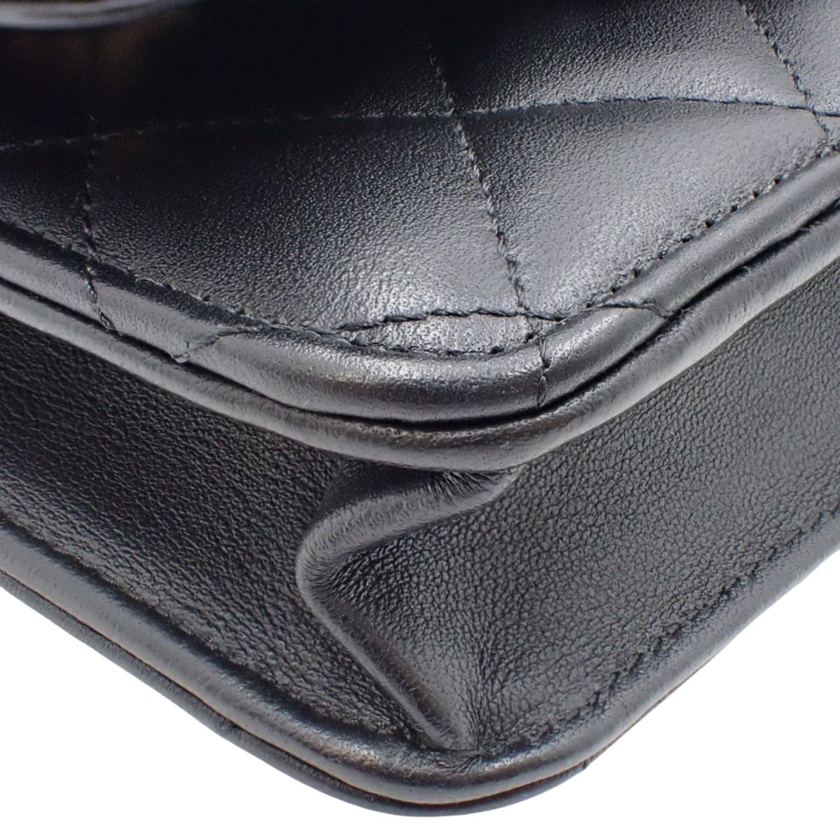 CHANEL(シャネル) マトラッセ ココマーク チェーンウォレット ショルダーバッグ 肩掛け 斜め掛け チェーンショルダー ラムスキン ブラック黒 ゴールド金具 レディース 40802188961【中古】【アラモード】 CHANEL(シャネル) マトラッセ ココマーク チェーンウォレット
