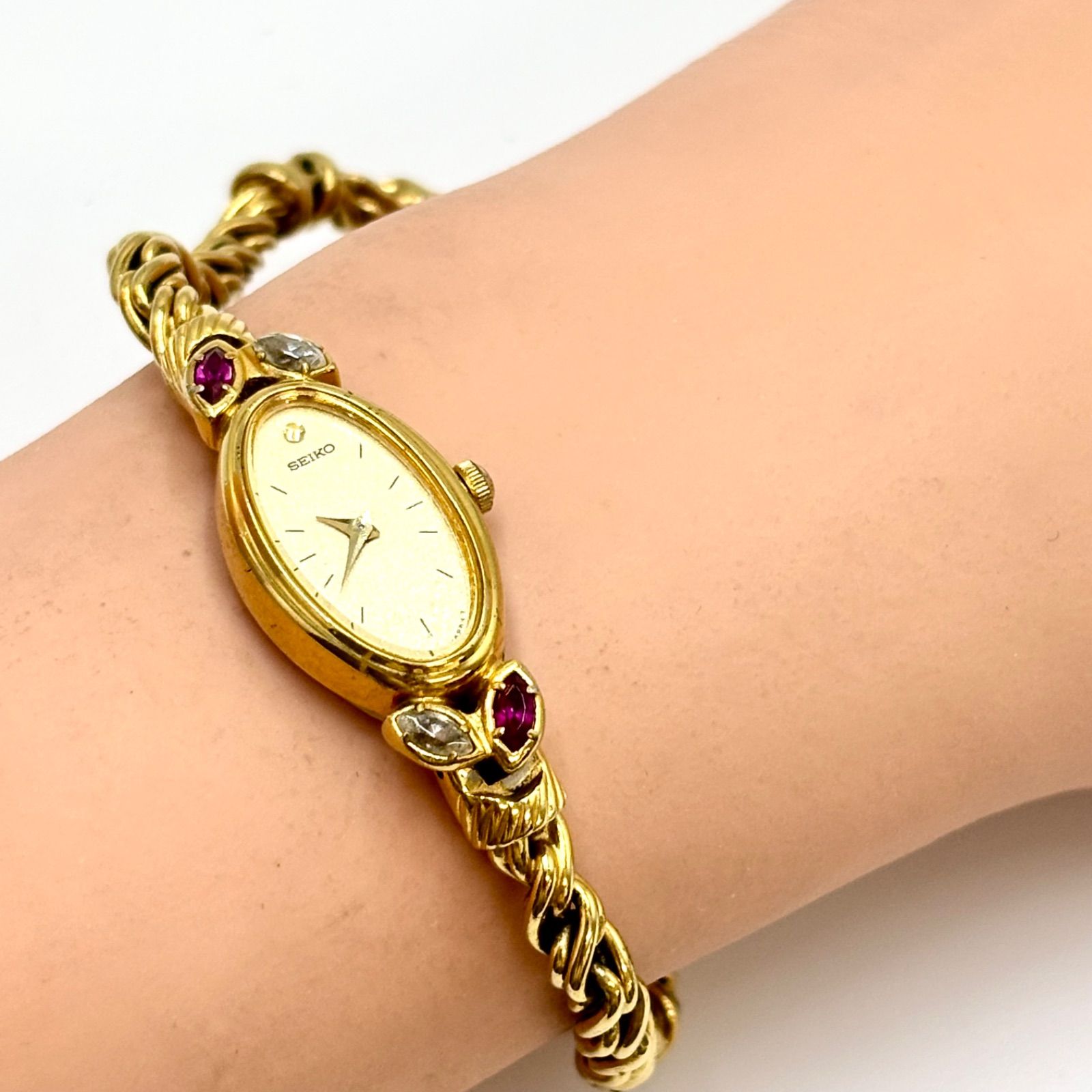 【希少】セイコー クォーツ レディース腕時計 ルビー ブレスレット レトロ 美品】SEIKO セイコー ブレスレットウォッチ 腕時計 ルビー 4P 石