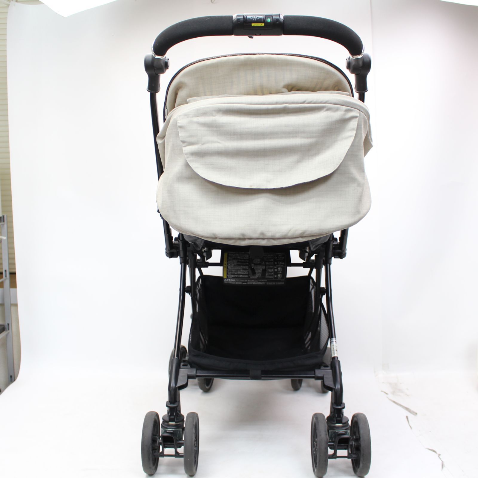657)コンビ ホワイトレーベル スゴカルα 4キャス compact エッグ 