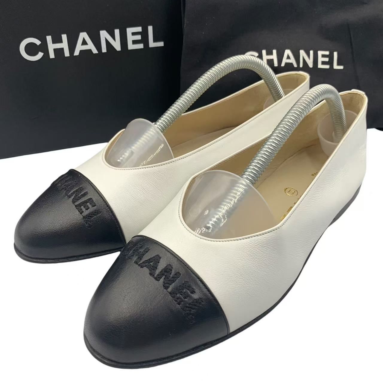 未使用品 CHANEL シャネル バイカラー フラットシューズ レザー 