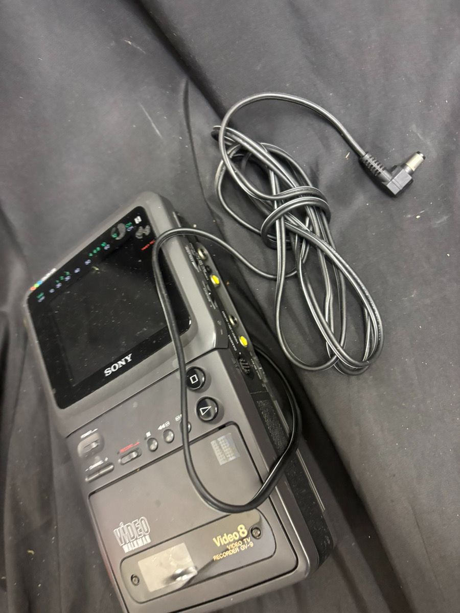 楽器・機材 SONY GV-9 Video Walkman Video8 Player 動作不明 本体のみ ビデオウォークマン 8mmビデオ再生機  ソニー（k-661）