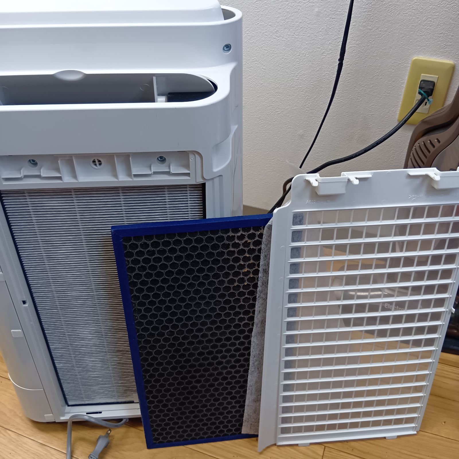 N SHARP 加湿空気清浄機 KC-S500Y-W 2024年製 - メルカリ