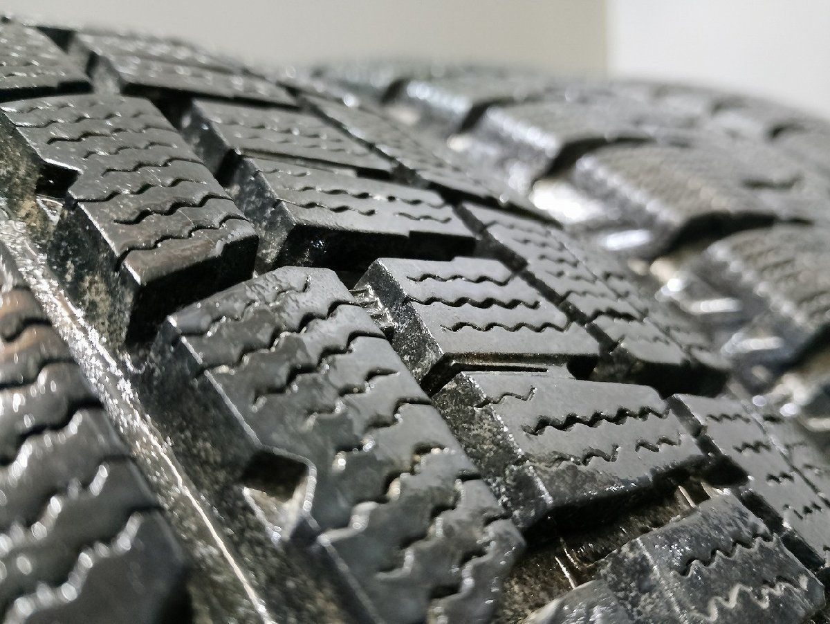 タイヤ走行短め【DUNLOP WM02 175/65R15】スタッドレス【スチールホイール 15インチ 6J4HPCD100】ハブ径56mm 22年製　(KTM659) タイヤ走行短め【DUNLOP WM02 175/65R15】スタッドレス【スチール