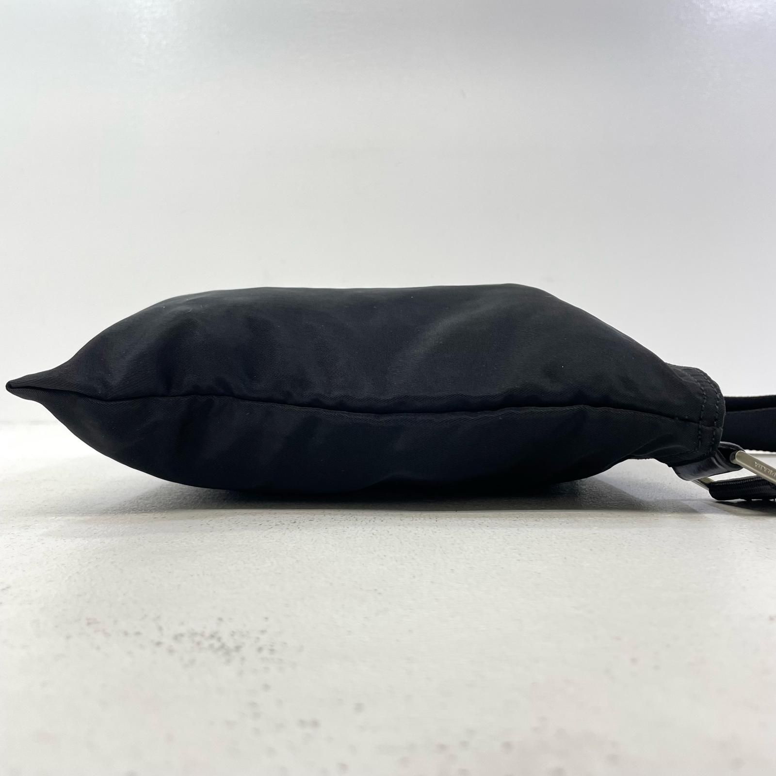 【中古】PRADA | プラダ 三角ロゴ テスート ショルダーバッグ ブラック【尾張小牧店】 中古】PRADA | プラダ テスート ショルダーバッグ 斜め掛け ナイロン