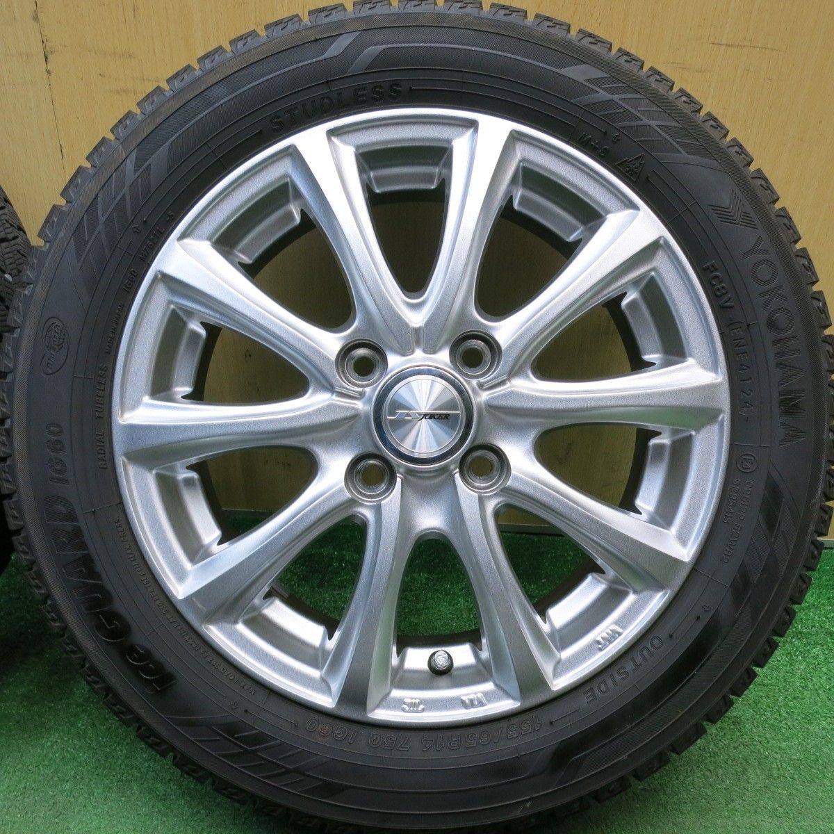 バリ溝！24年！キレイ！9.5分☆スタッドレス 155/65R14 ヨコハマ 
