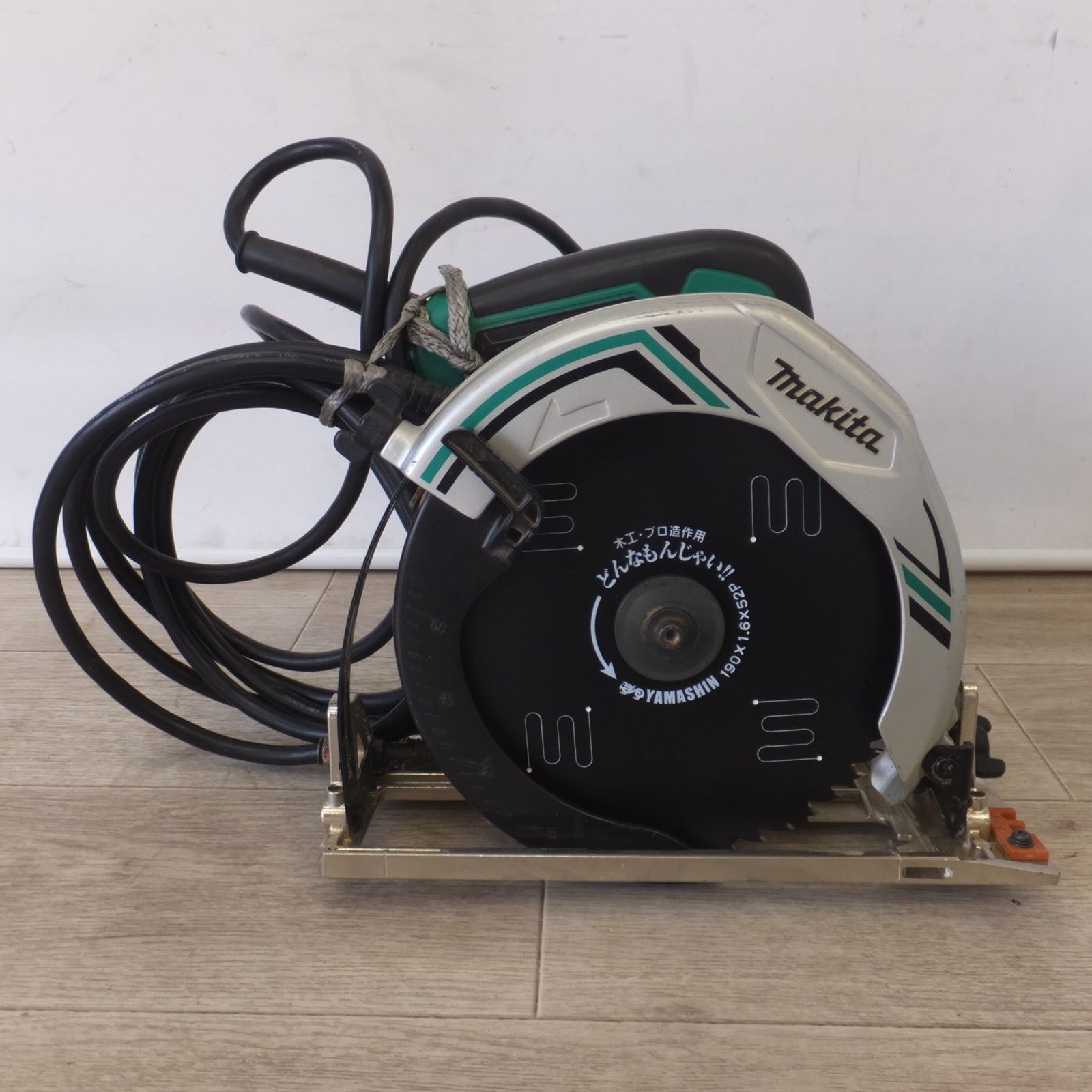 送料無料] 美品☆マキタ makita 190mm マルノコ M585 180～190mm 100V 