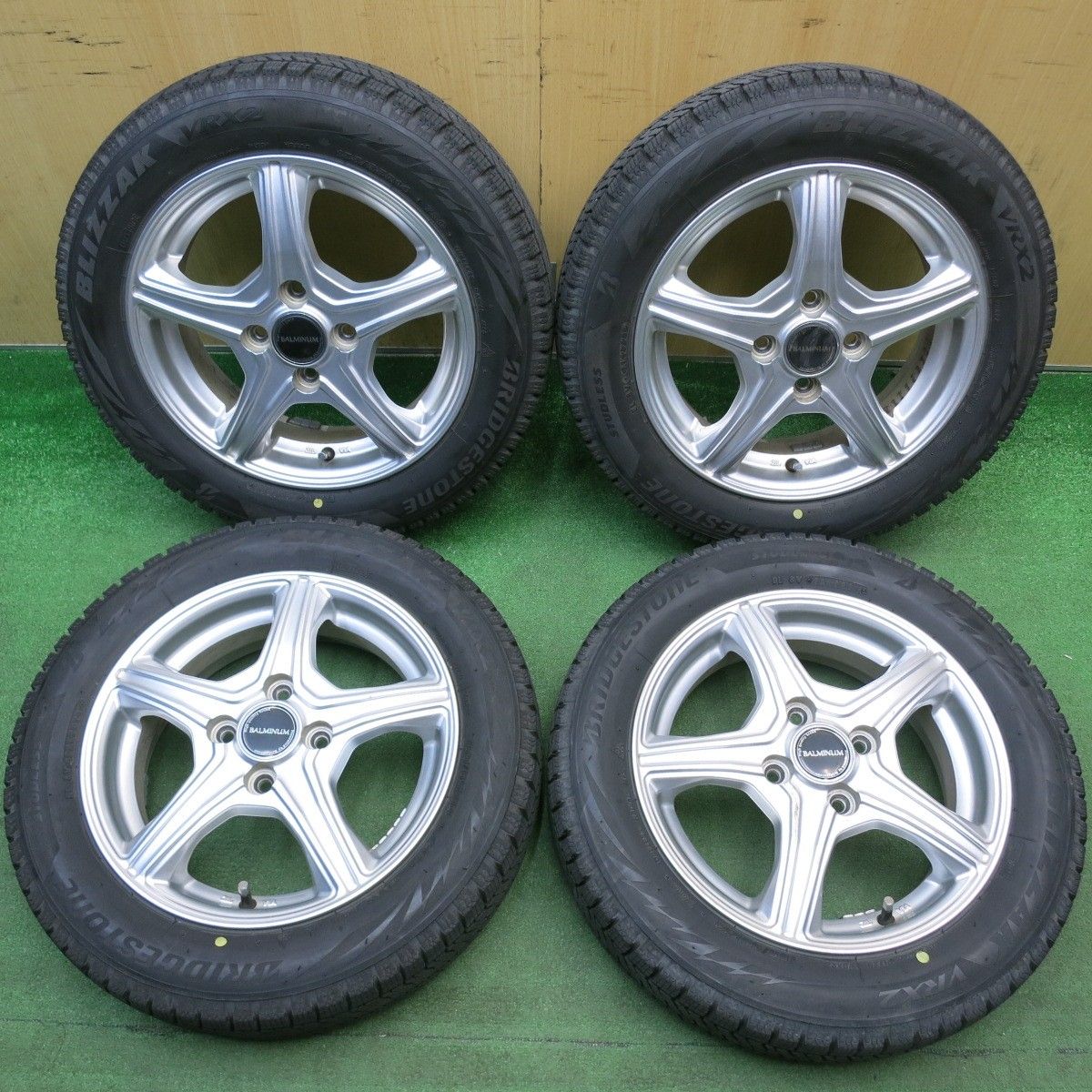 バリ溝！8.5分☆スタッドレス 155/65R14 ブリヂストン ブリザック VRX2 