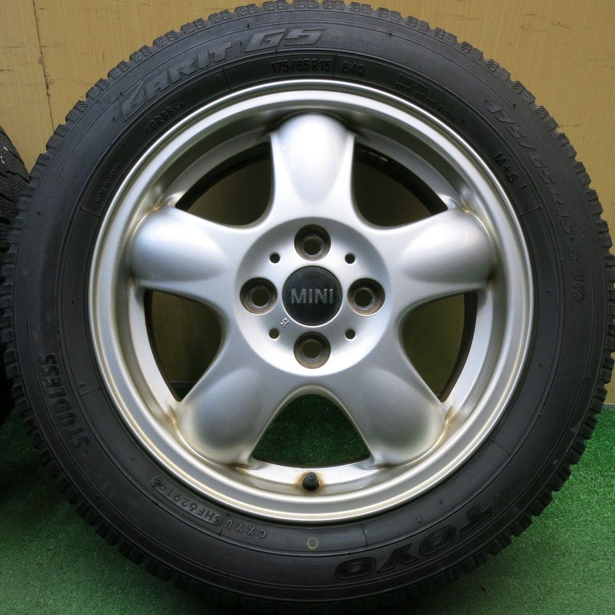 バリ溝！8.5分☆MINI R55 R56 ミニ クーパー 純正 175/65R15 