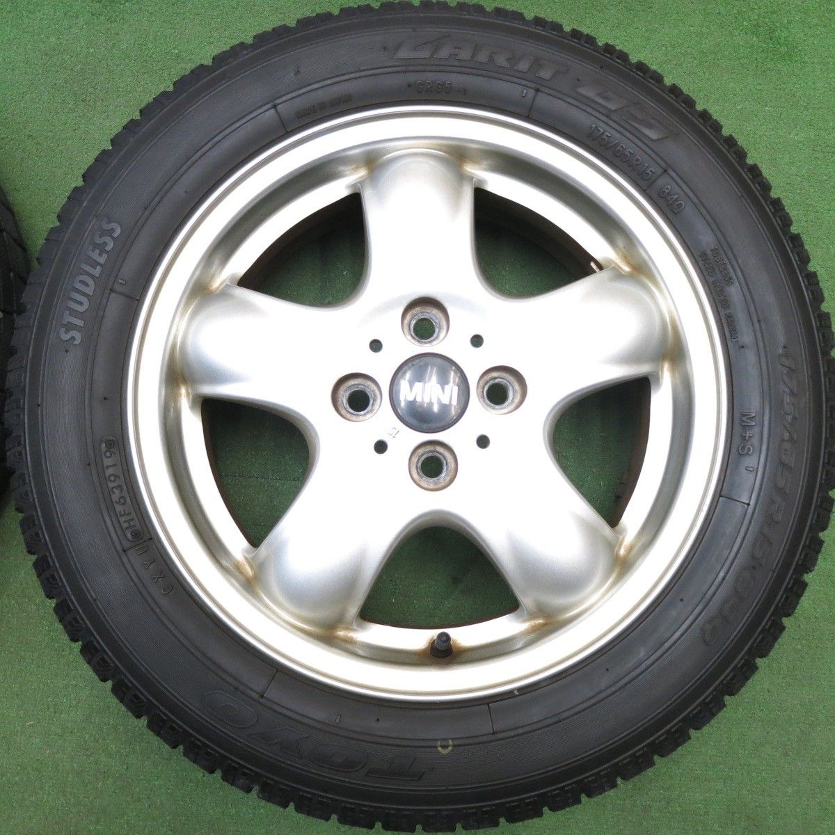 バリ溝！8.5分☆MINI R55 R56 ミニ クーパー 純正 175/65R15 