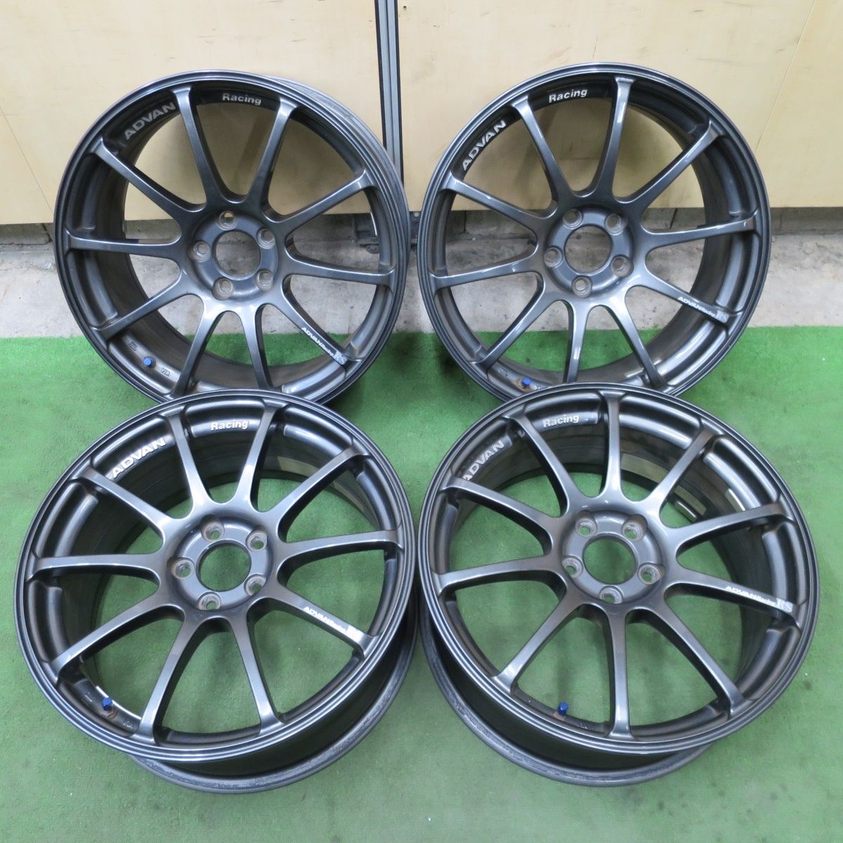 送料無料] 4本価格☆プリウス 等 ADVAN Racing RS 17インチ ホイール 
