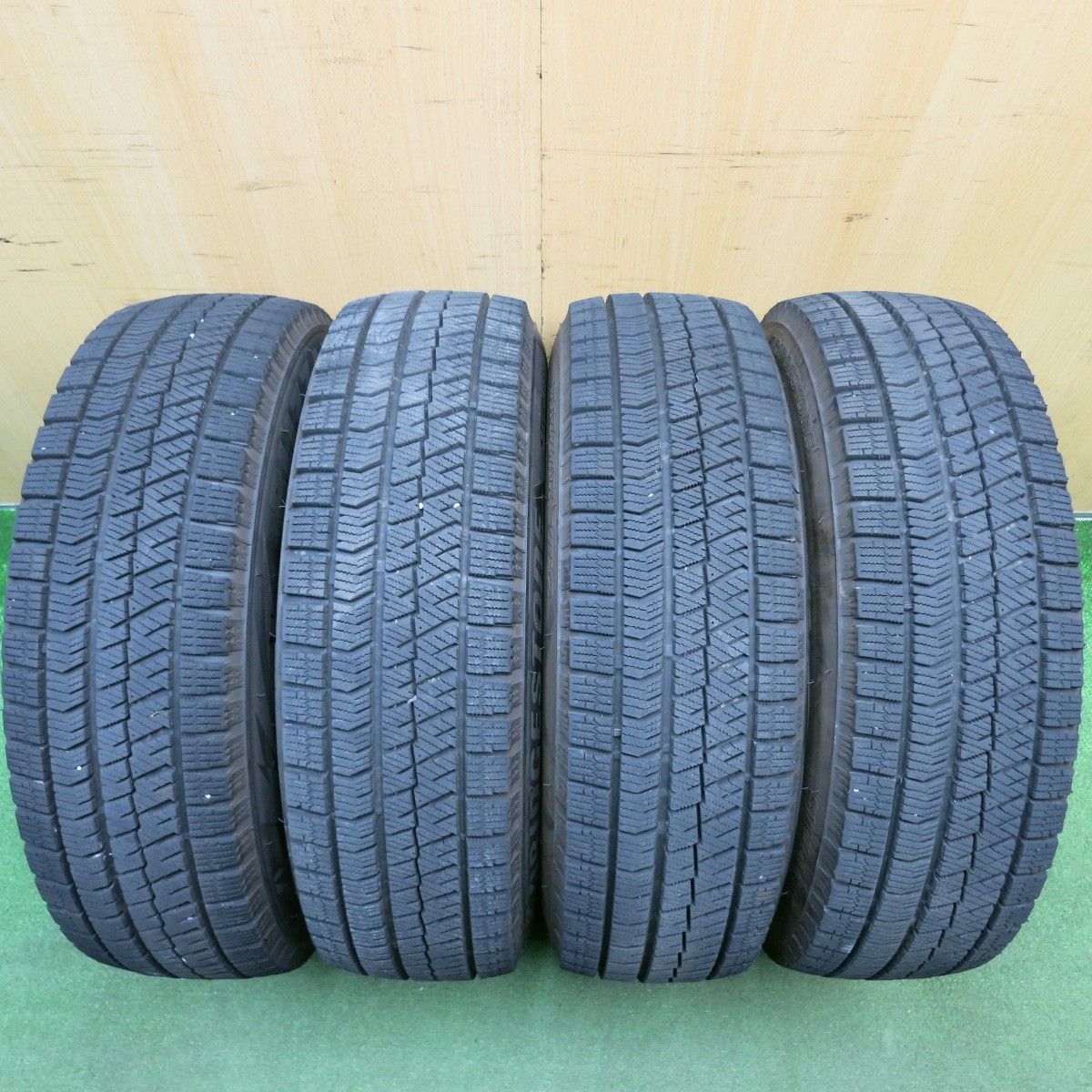 バリ溝！23年！9分☆スタッドレス 185/70R14 ブリヂストン