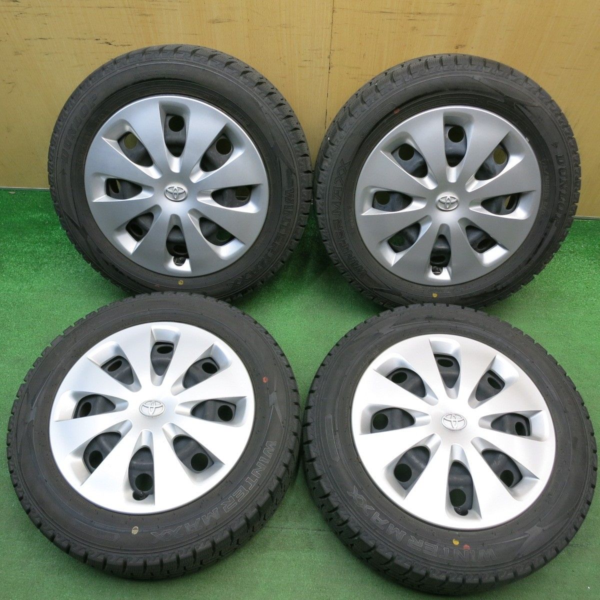 バリ溝！23年！キレイ！9.5分☆トヨタ アクア 純正 スチール 175/65R15 