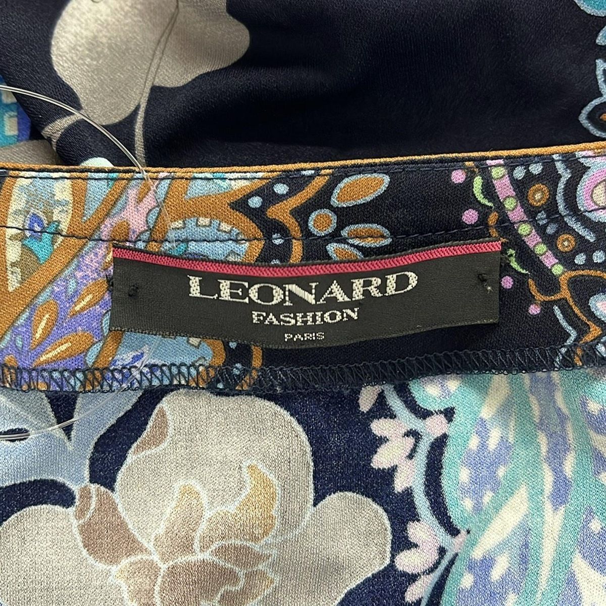 LEONARD(レオナール) カーディガン サイズLL レディース美品  黒×ブルー×マルチ 長袖/花柄/フリル/カンカン素材 LEONARD - LEONARD(レオナール) カーディガン サイズLL レディース美品