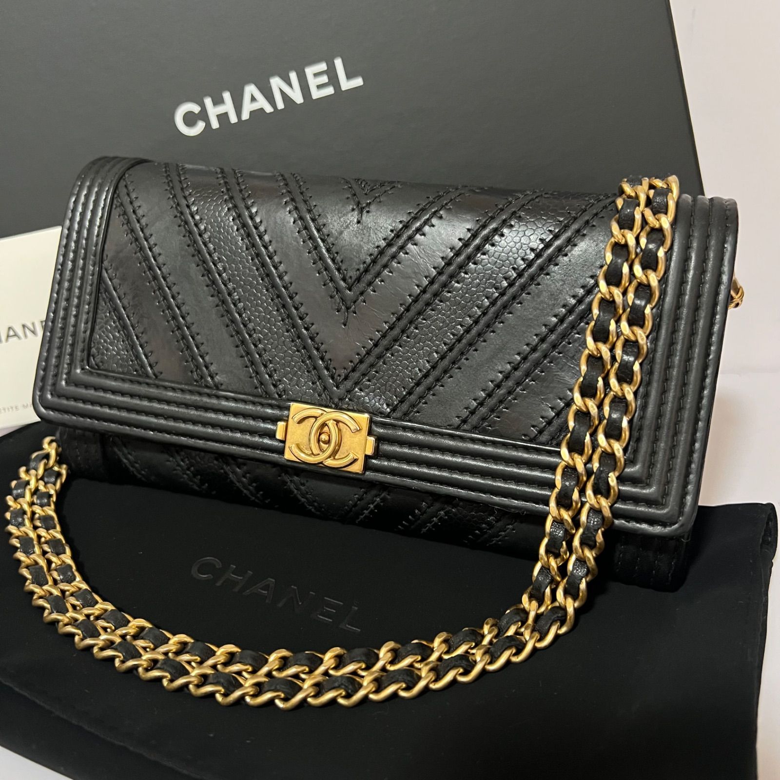 CHANEL シャネル ボーイシャネル シェブロンVステッチ チェーンウォレット ボーイシャネル チェーンウォレット シェブロン Vステッチ | シャネル