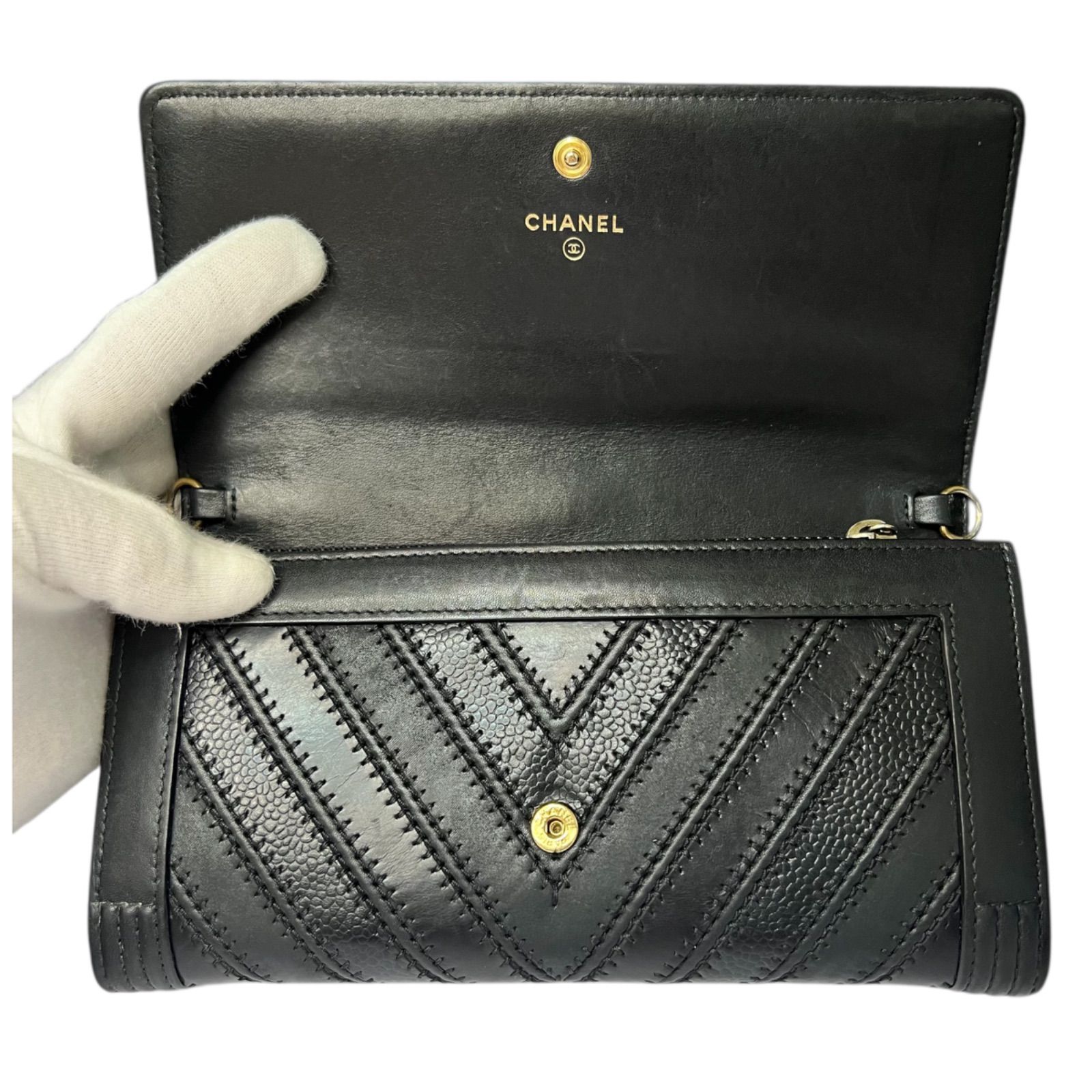 CHANEL シャネル ボーイシャネル シェブロンVステッチ チェーンウォレット CHANEL シャネル ボーイシャネル シェブロンVステッチ チェーン