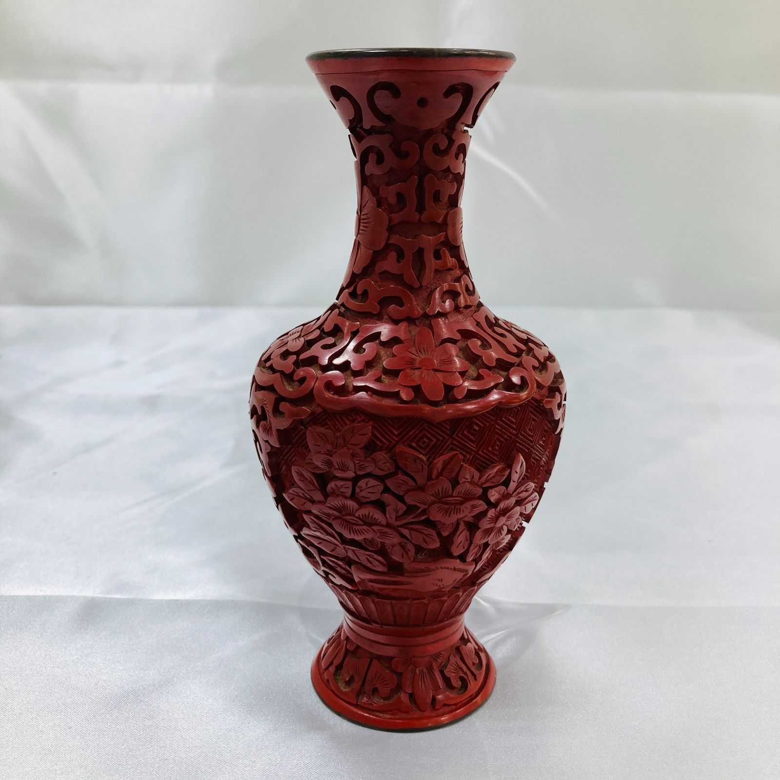 A【保管品】漆彫り花瓶 彫漆花瓶 堆朱 朱色の彫刻花瓶 置物 中国美術 