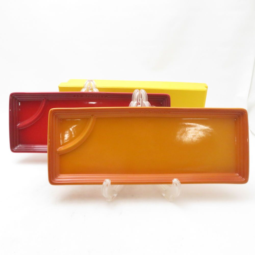 美品 Le Creuset ルクルーゼ サカナプレート 2枚 セット 魚 皿 マロニエ/チェリーレッド SU13764C1 美品 Le Creuset ルクルーゼ サカナプレート 2枚 セット 魚 皿