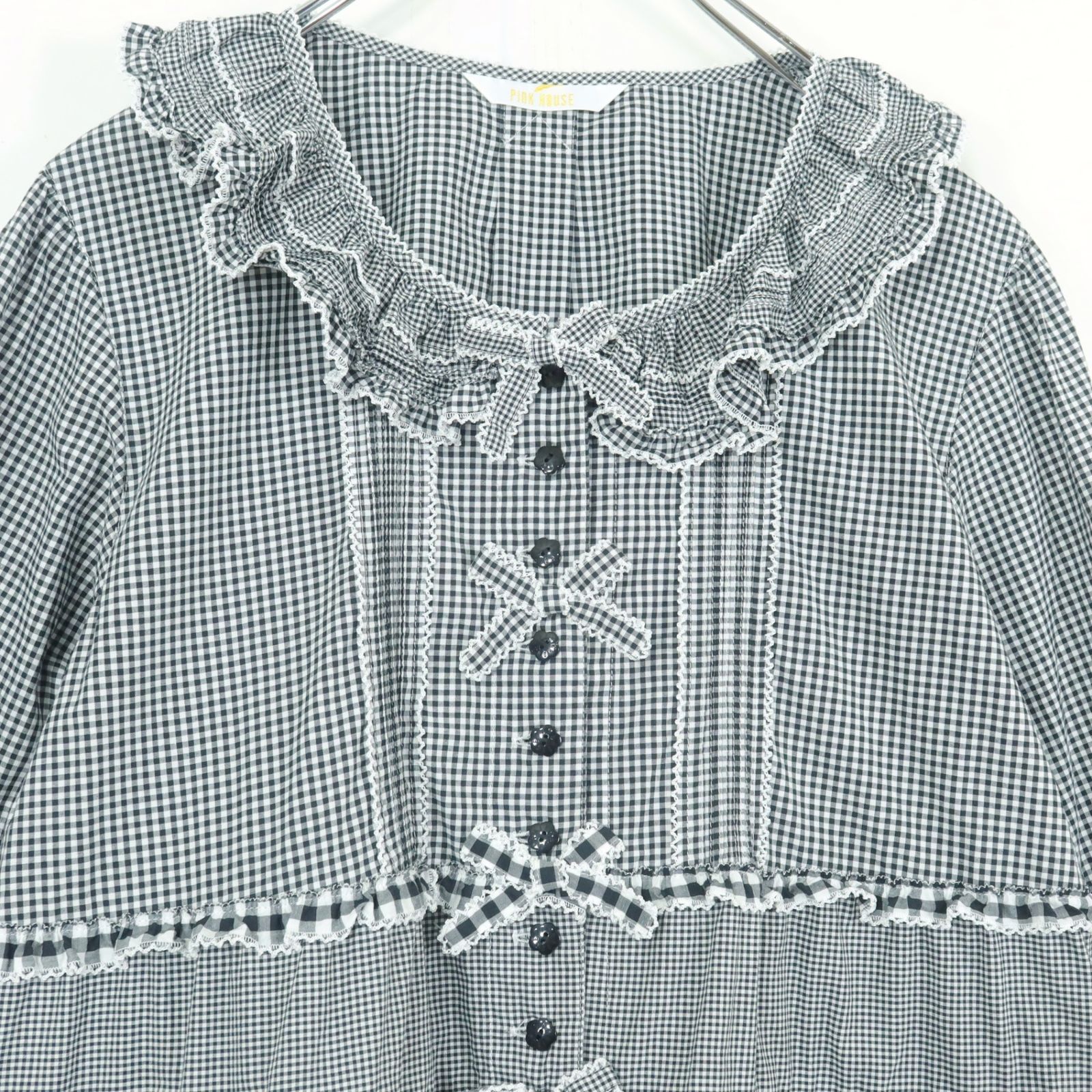 【美品】ピンクハウス★ギンガムパッチワーク♪前開きローンブラウス 黒系 フリル&amp;リボンいっぱい♪2023年 z19318 美品】ピンクハウス☆ギンガムパッチワーク♪前開きローンブラウス 黒