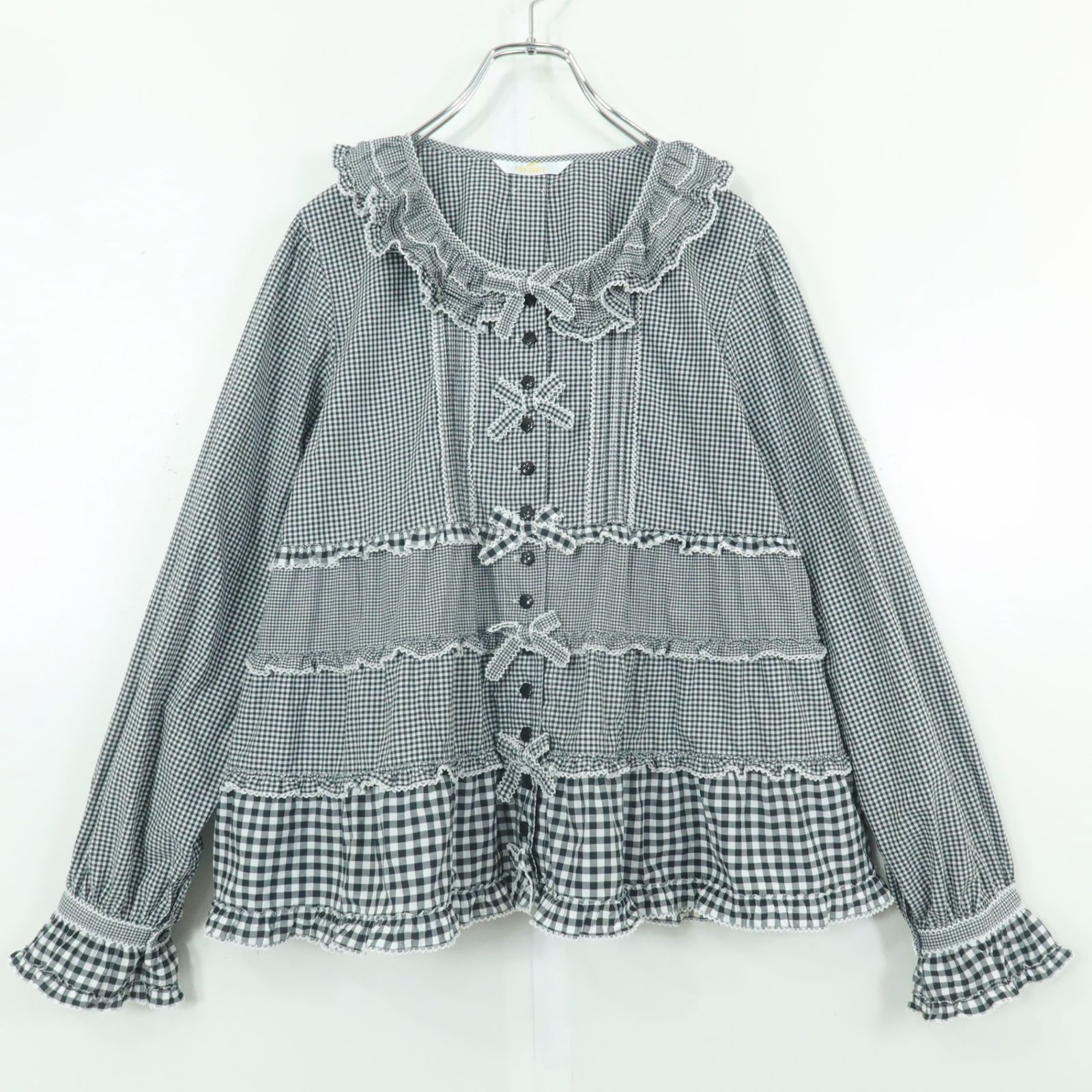 【美品】ピンクハウス★ギンガムパッチワーク♪前開きローンブラウス 黒系 フリル&リボンいっぱい♪2023年 z19318 美品】ピンクハウス☆ギンガムパッチワーク♪前開きローンブラウス 黒
