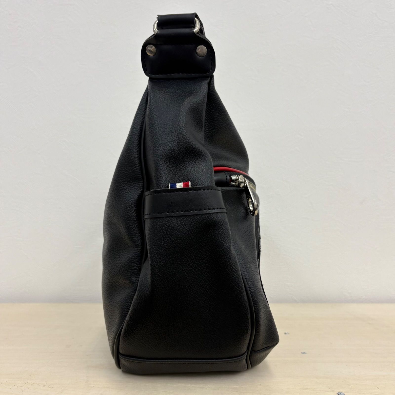 CASTELBAJAC ハーフムーン ショルダーバッグ ブラック 美品】CASTELBAJAC カステルバジャック ショルダーバッグ Black ハーフ