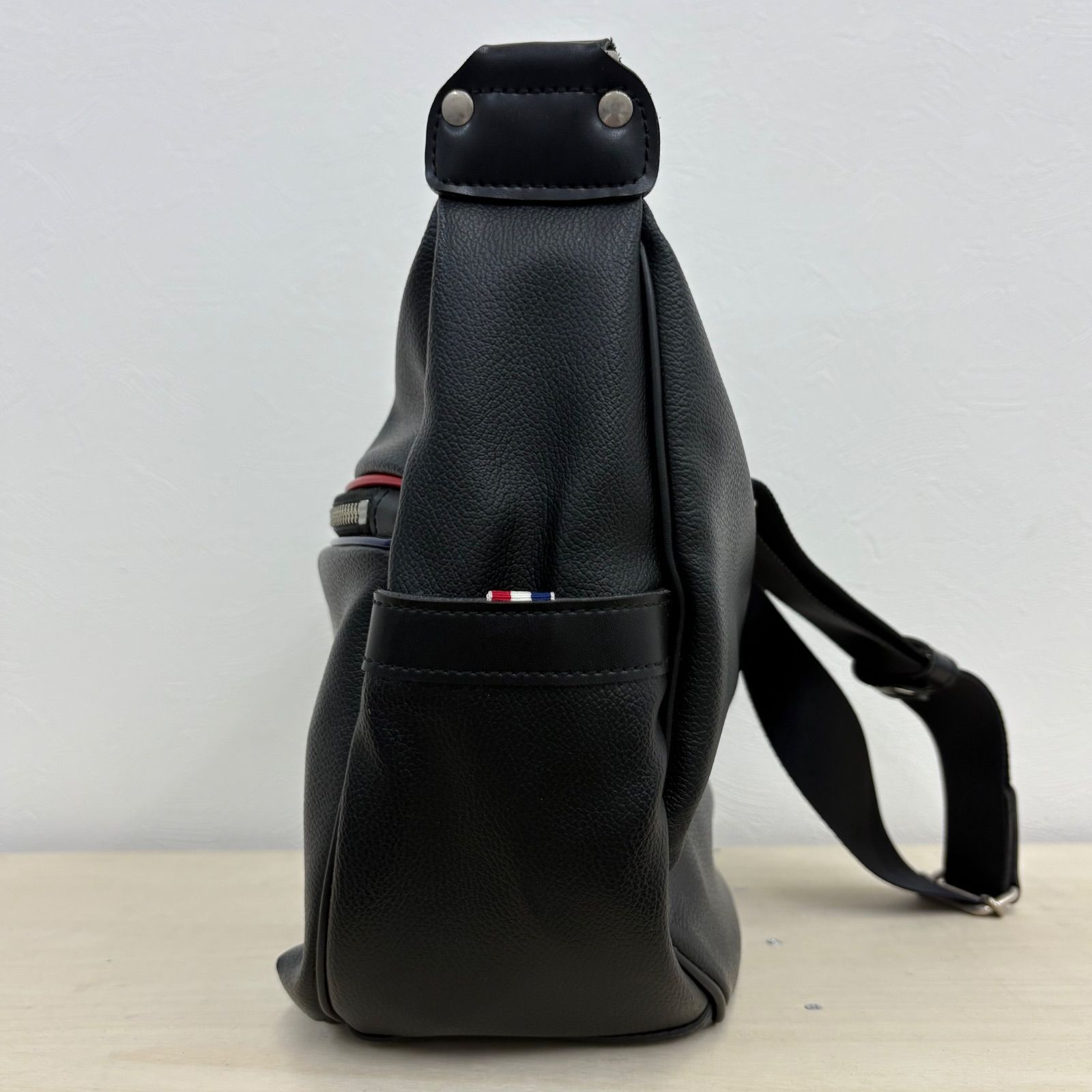 CASTELBAJAC ハーフムーン ショルダーバッグ ブラック 美品】CASTELBAJAC カステルバジャック ショルダーバッグ Black ハーフ