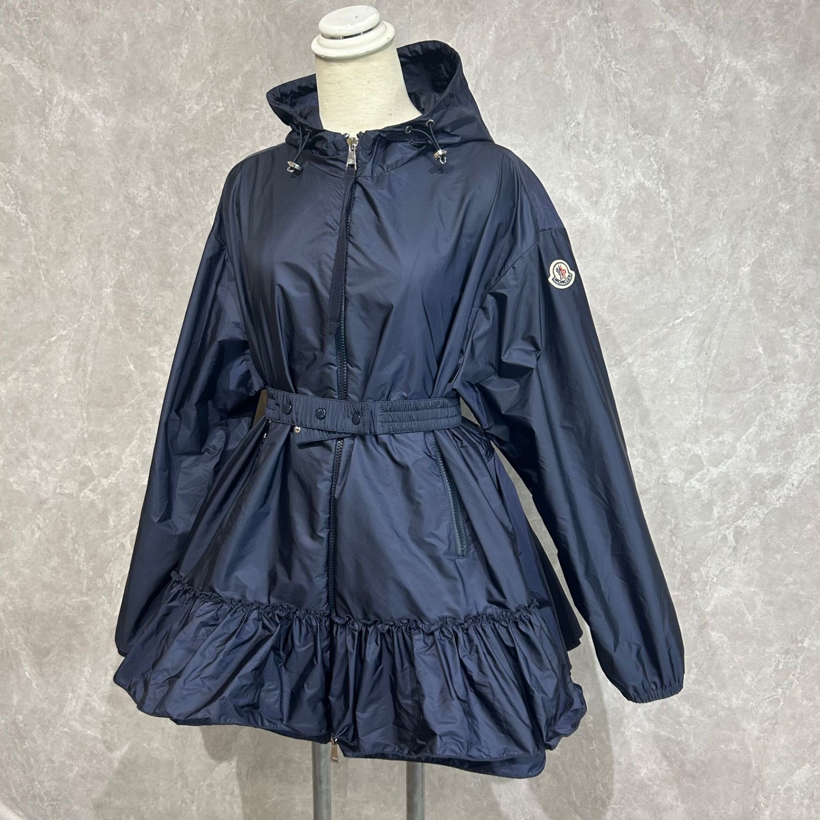 国内正規品　モンクレール　ナイロンジャケット　ネイビー　SARCELLE１ MONCLER モンクレール ナイロンジャケットサルセル SARCELLEネイビー1