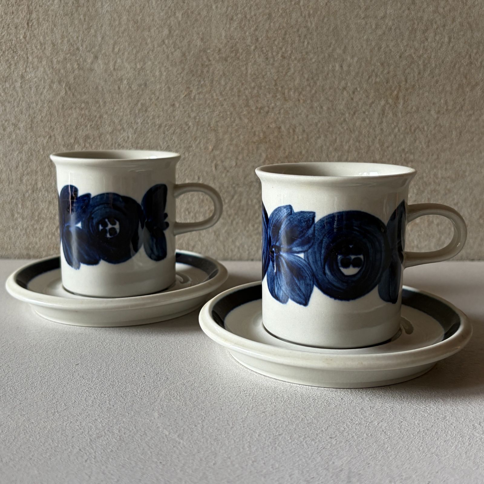 Arabia Anemone カップ ソーサー 2客セット - メルカリ