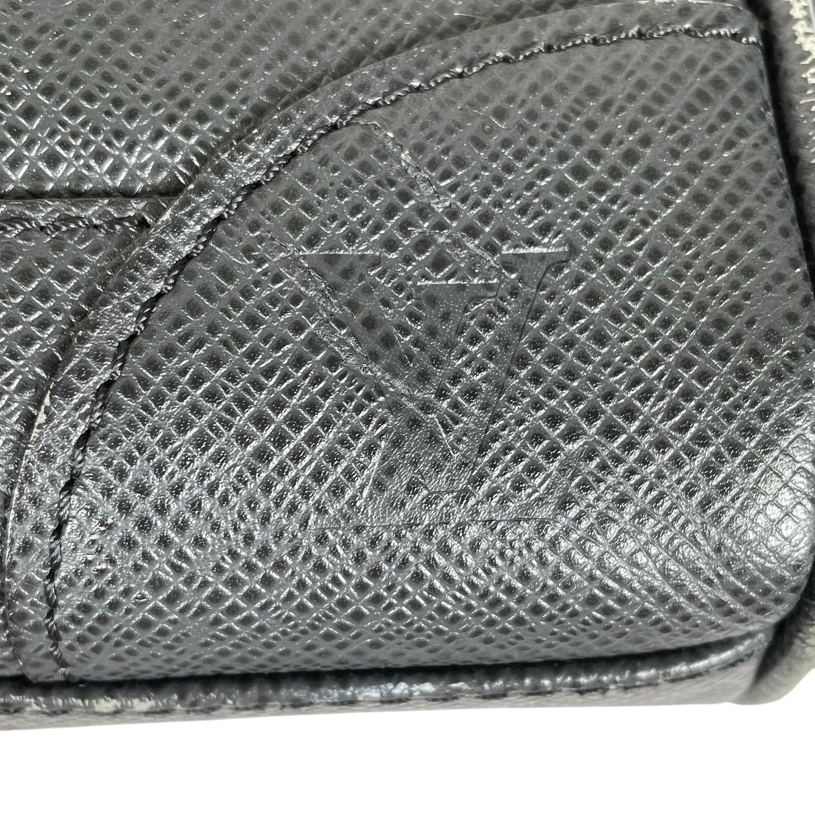 LOUIS VUITTON ルイヴィトン ショルダーバッグ ルカ タイガ