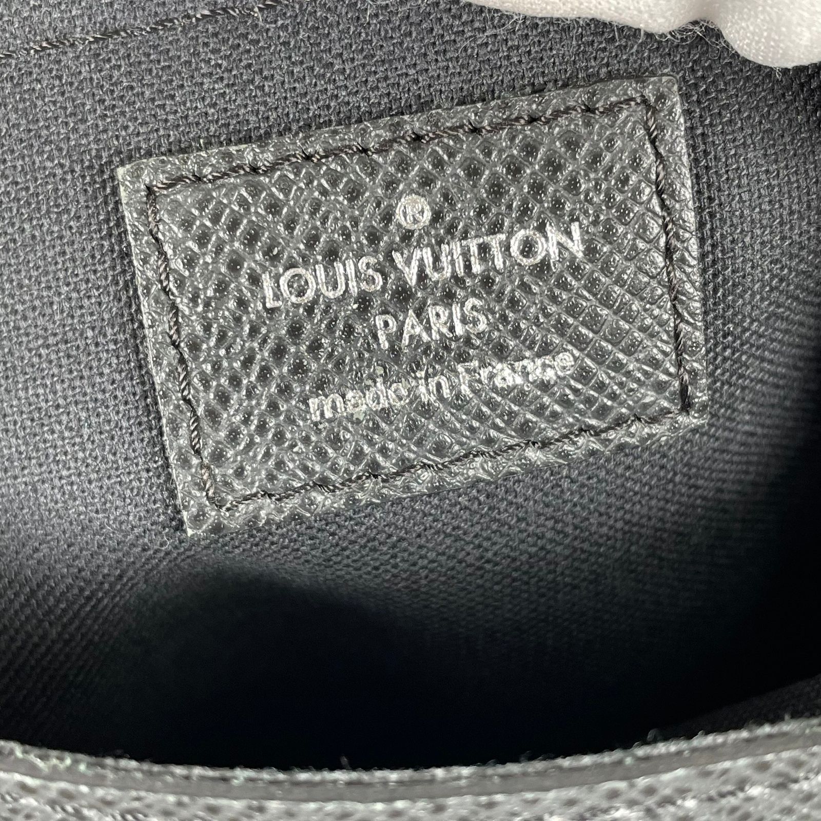 LOUIS VUITTON ルイヴィトン ショルダーバッグ ルカ タイガ