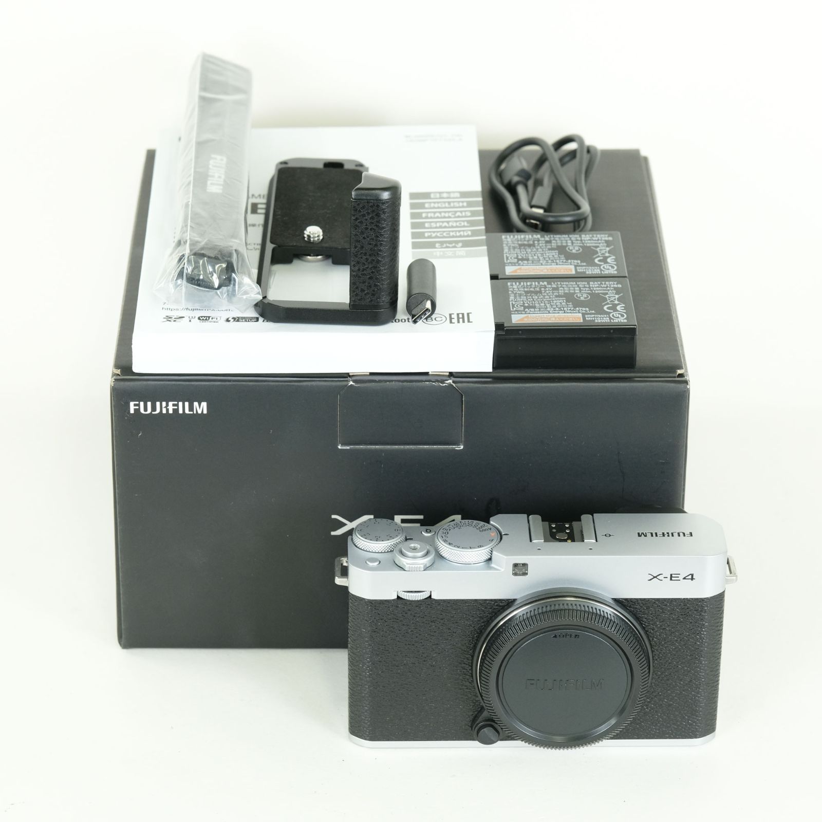 美品 | シャッター数2,130回｜バッテリー2個付] FUJIFILM X-E4 [ボディ