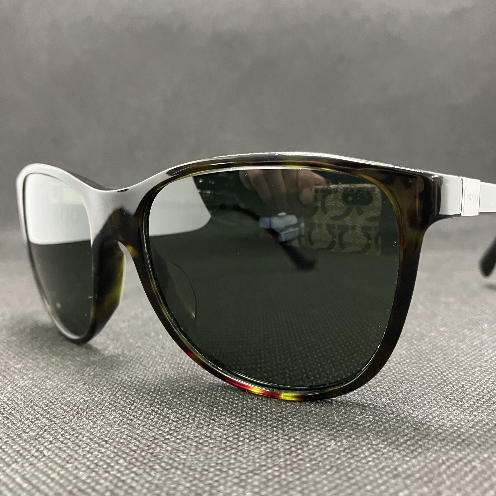 新品未使用PRADAプラダサングラスSPR20S-F PRADA プラダ サングラス SPR20S-F 19 - メルカリ