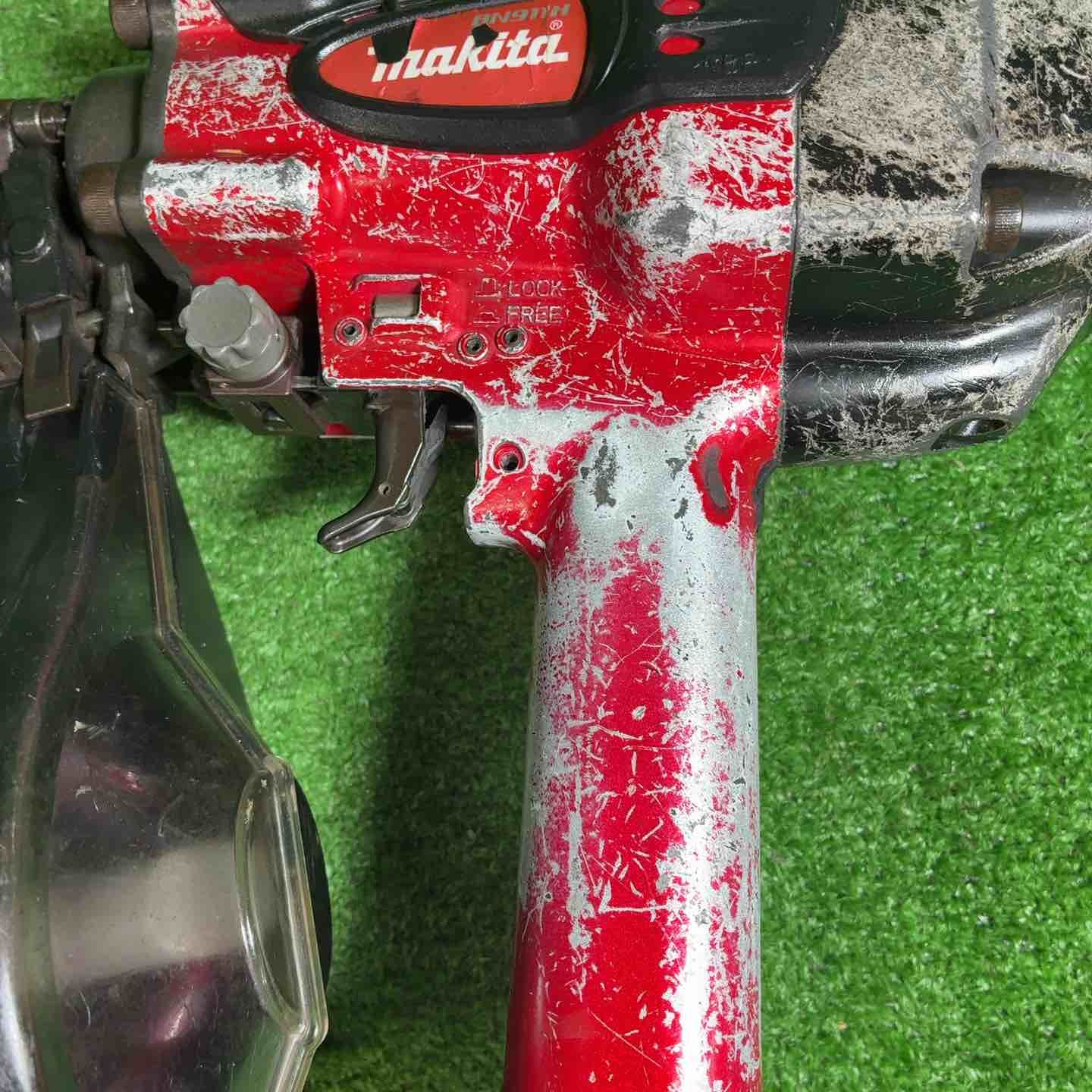 マキタ makita AN911H 高圧釘打ち機【リライズ野田愛宕店】【管理番号：2400010107146】【中古】 マキタ makita AN911H 高圧釘打ち機【リライズ野田愛宕店】【管理番号