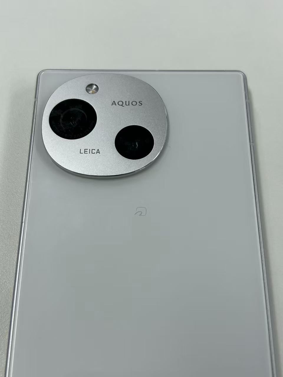 ジャンク】AQUOS R9 ホワイト 動作未確認 - メルカリ