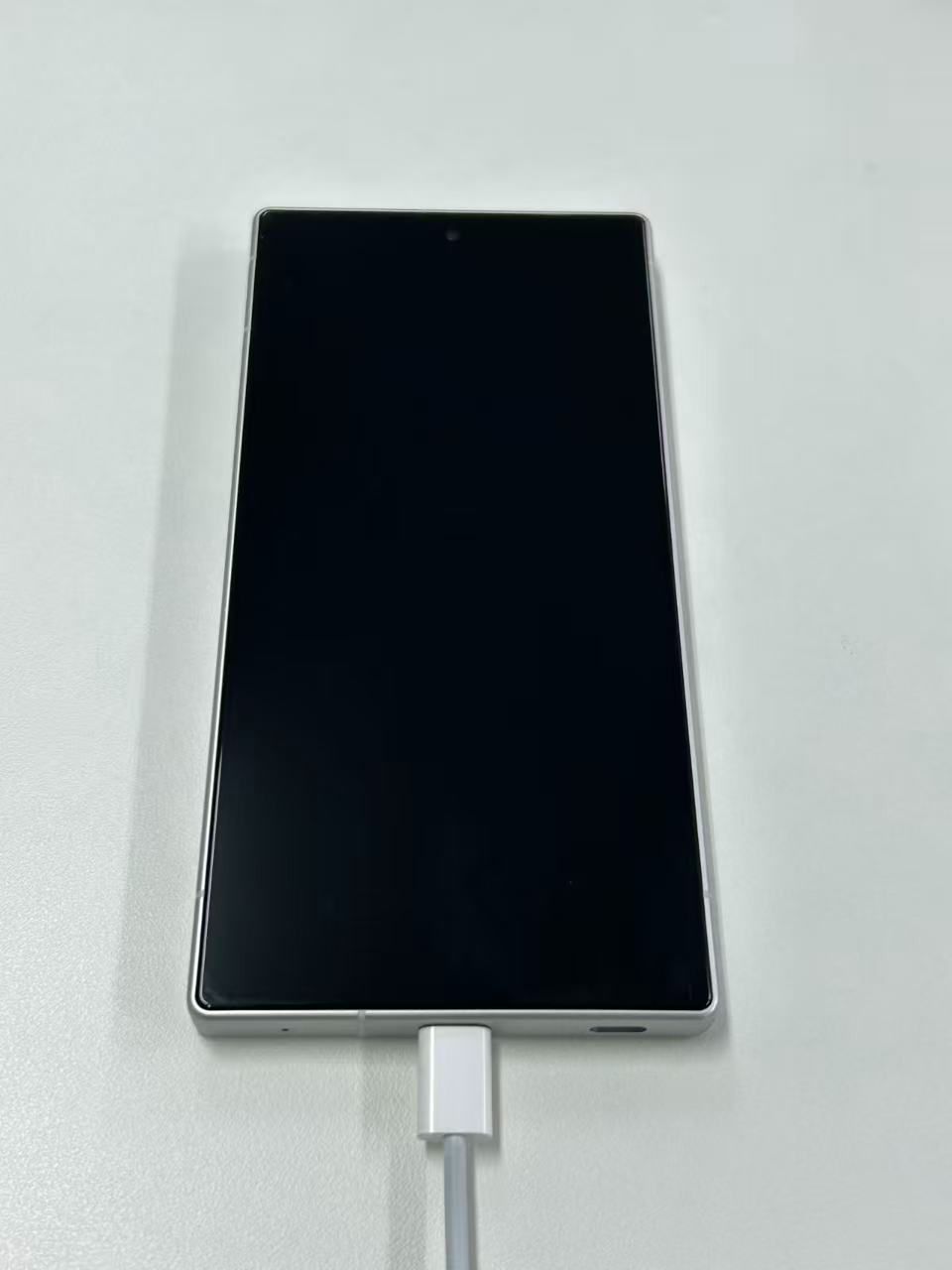ジャンク】AQUOS R9 ホワイト 動作未確認 - メルカリ