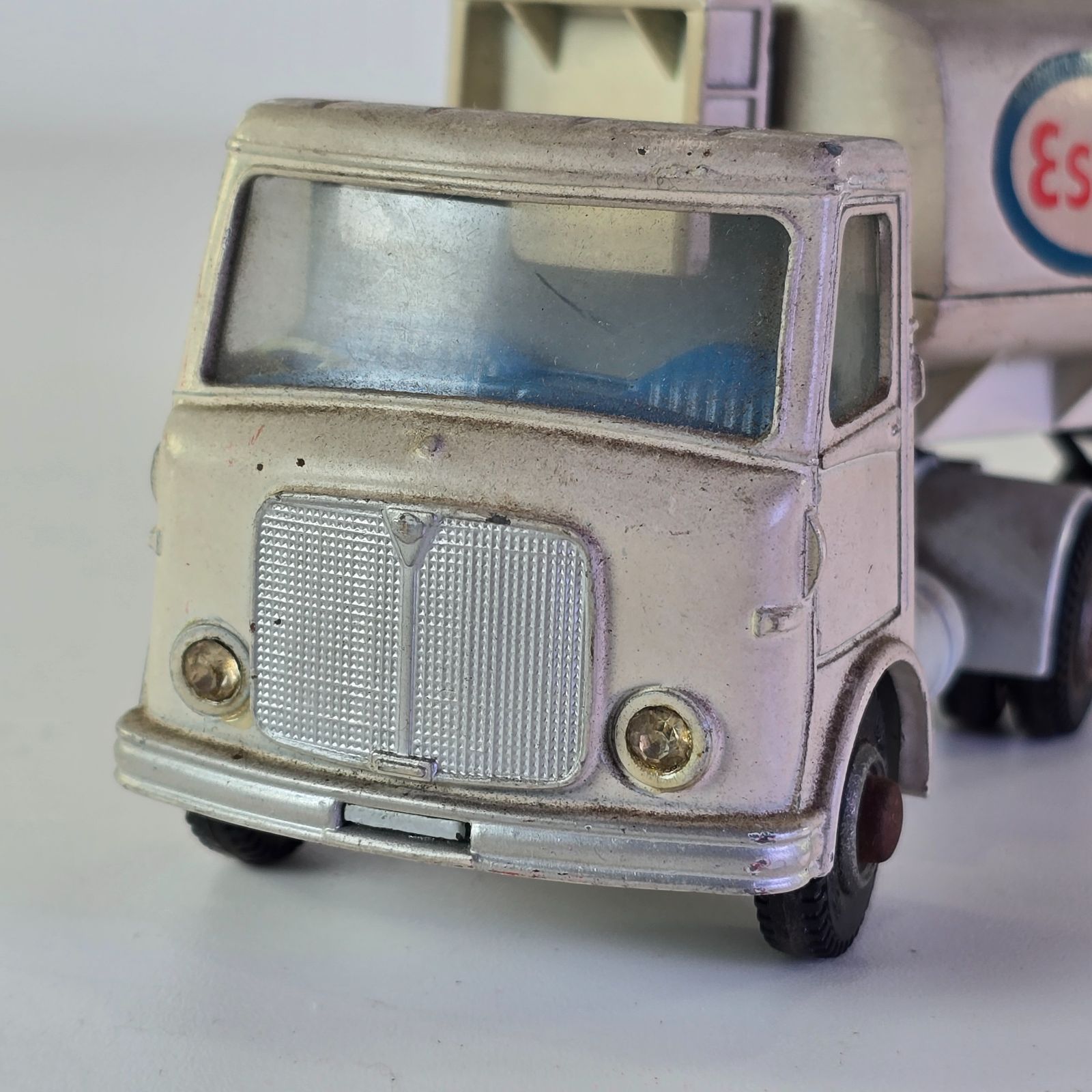 DINKY TOYS/ディンキー AEC ARTICULATED LORRY エッソ タンクローリー