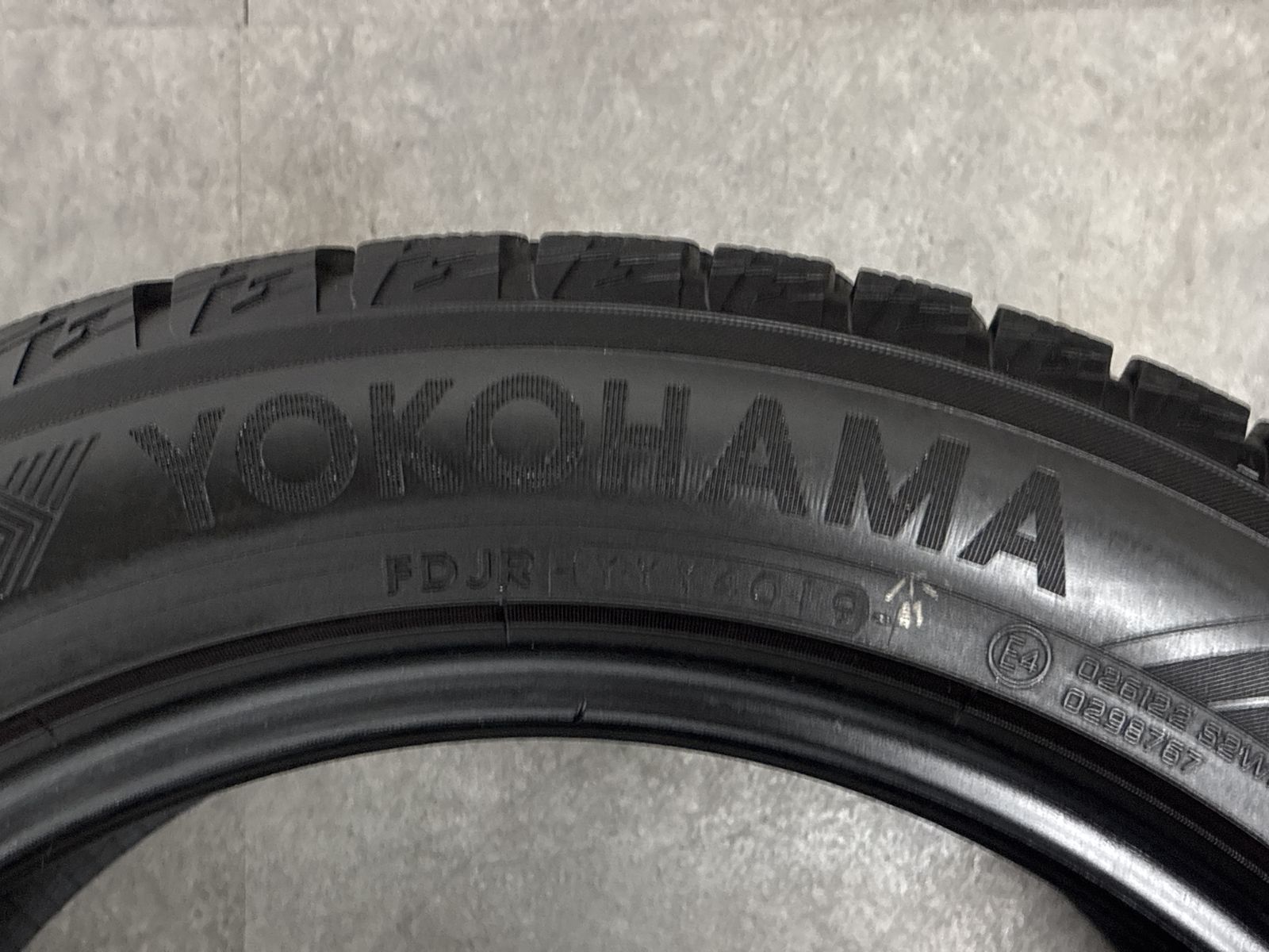 スタッドレス】ヨコハマ アイスガード iG60 225/50R17 マジェスタ 