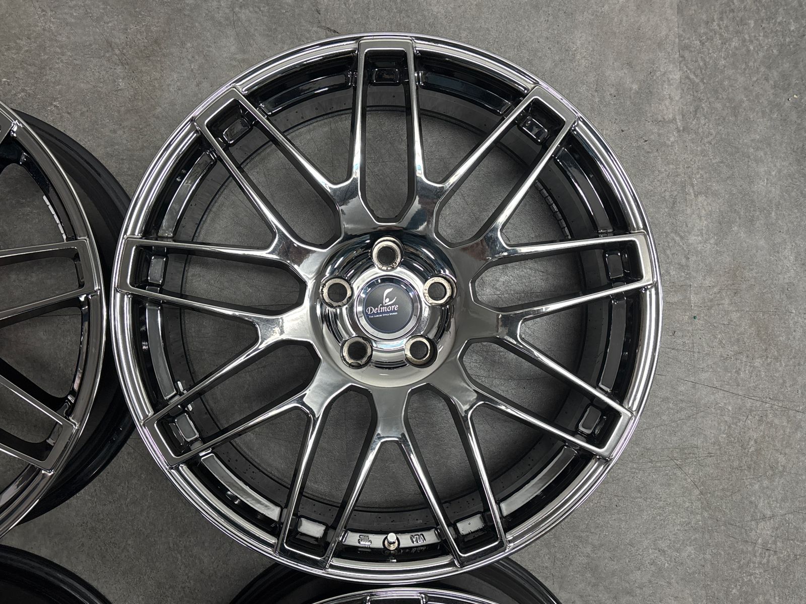 美品】Weds デルモア LC.S 20in 8J +30 PCD114.3 4本 レクサス RX NX