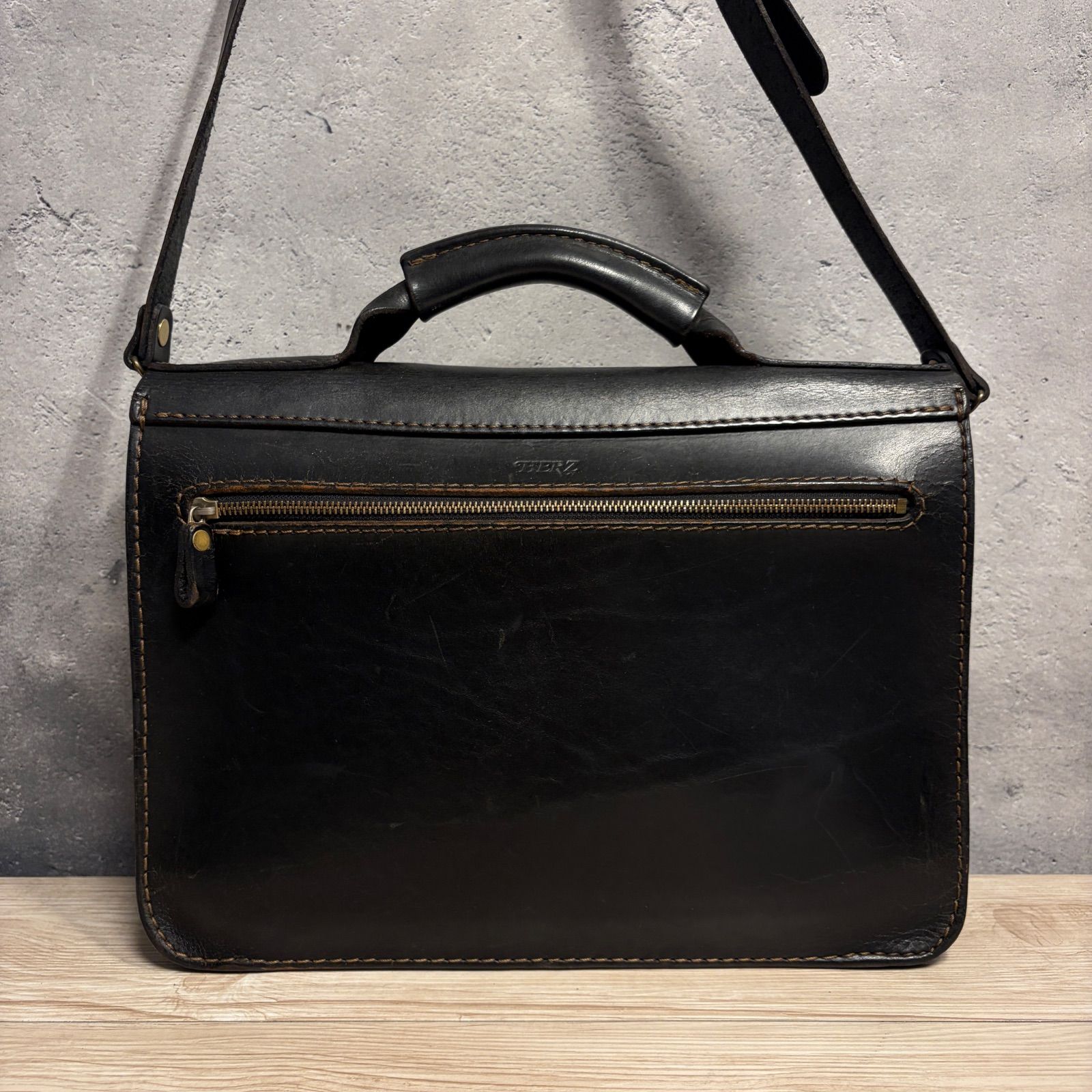 HERZ ヘルツ 2WAY ビジネスバッグ 本革 ブラック ショルダー付 J2-825 