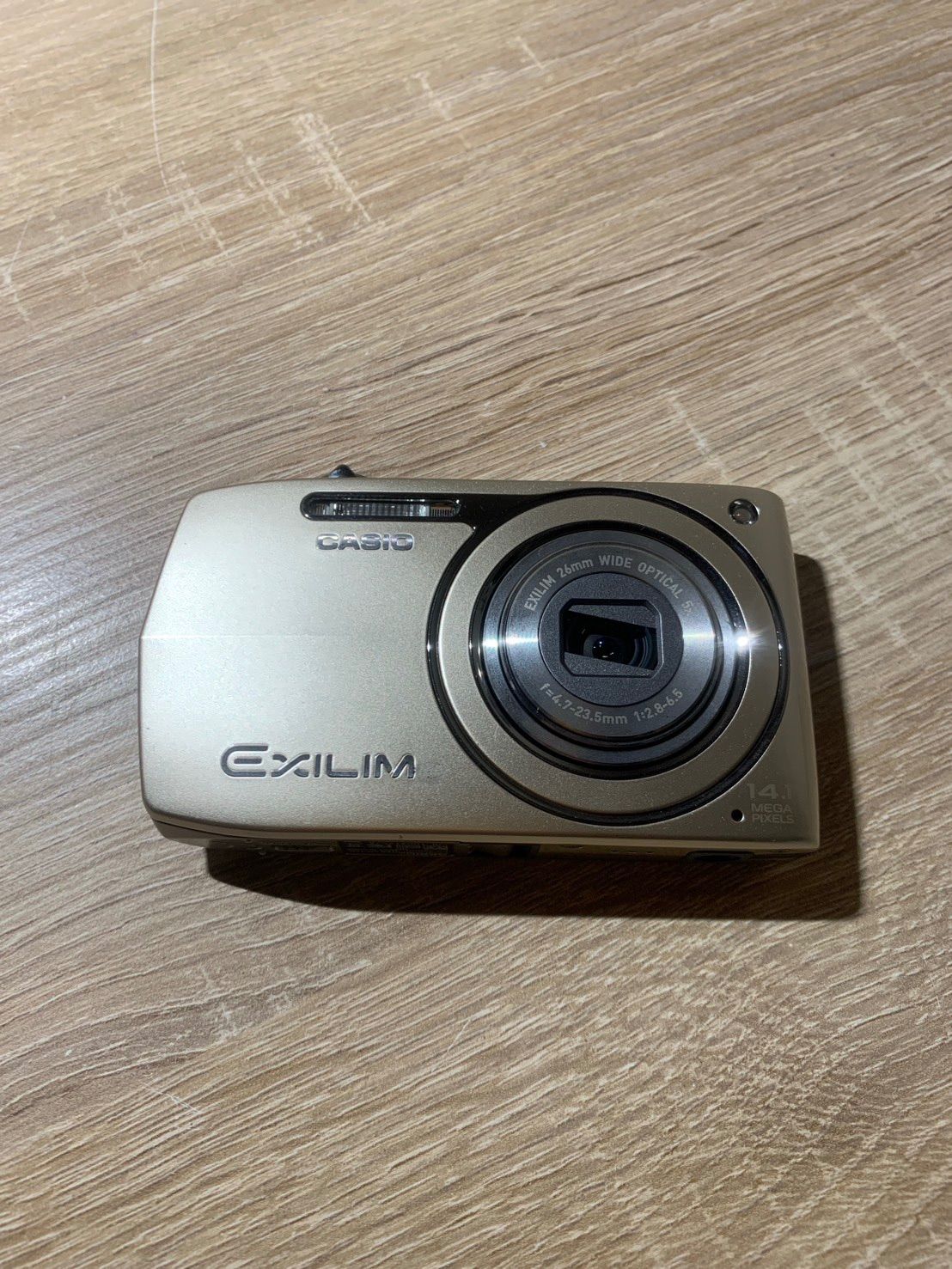 9474 Casio EXILIM EX-Z2300 gold digital camera junk - SAZO