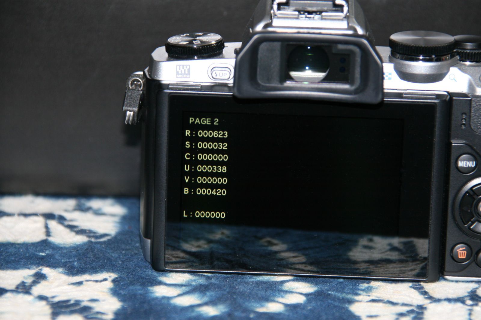 623ショット!【超美品】OLYMPUS オリンパス OM-D E-M10 623ショット!【超美品】OLYMPUS オリンパス OM-D E-M10 - メルカリ
