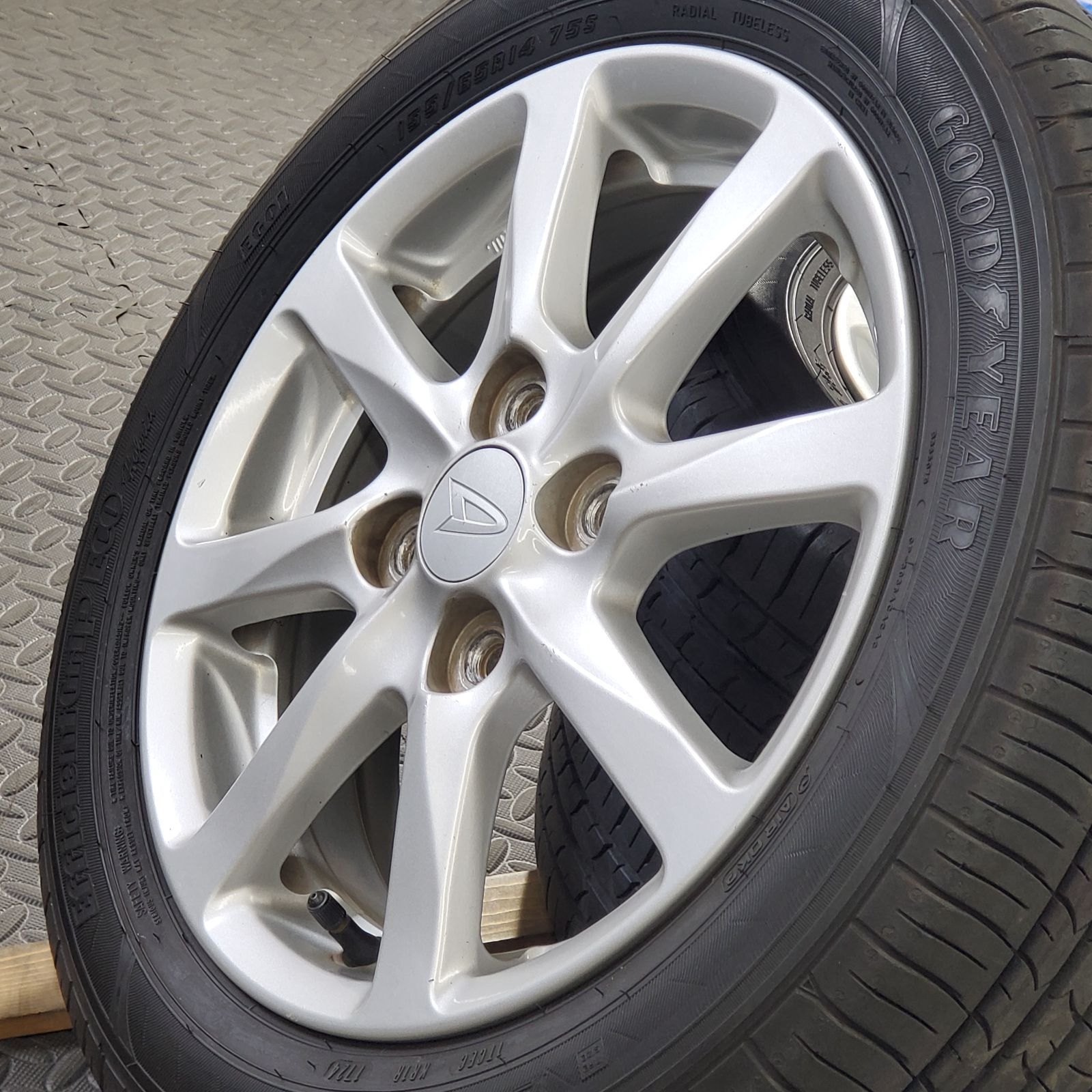 24年製 155/65R14 グッドイヤー エフィシェントグリップ EG01 ダイハツ 