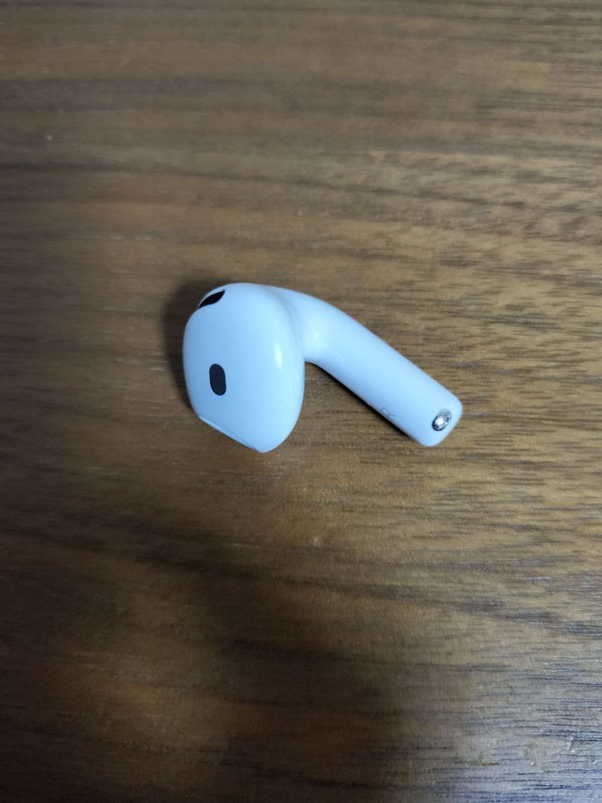 アップルが新イヤホン「AirPods 4」を発表、ANC搭載モデルも AirPods 4