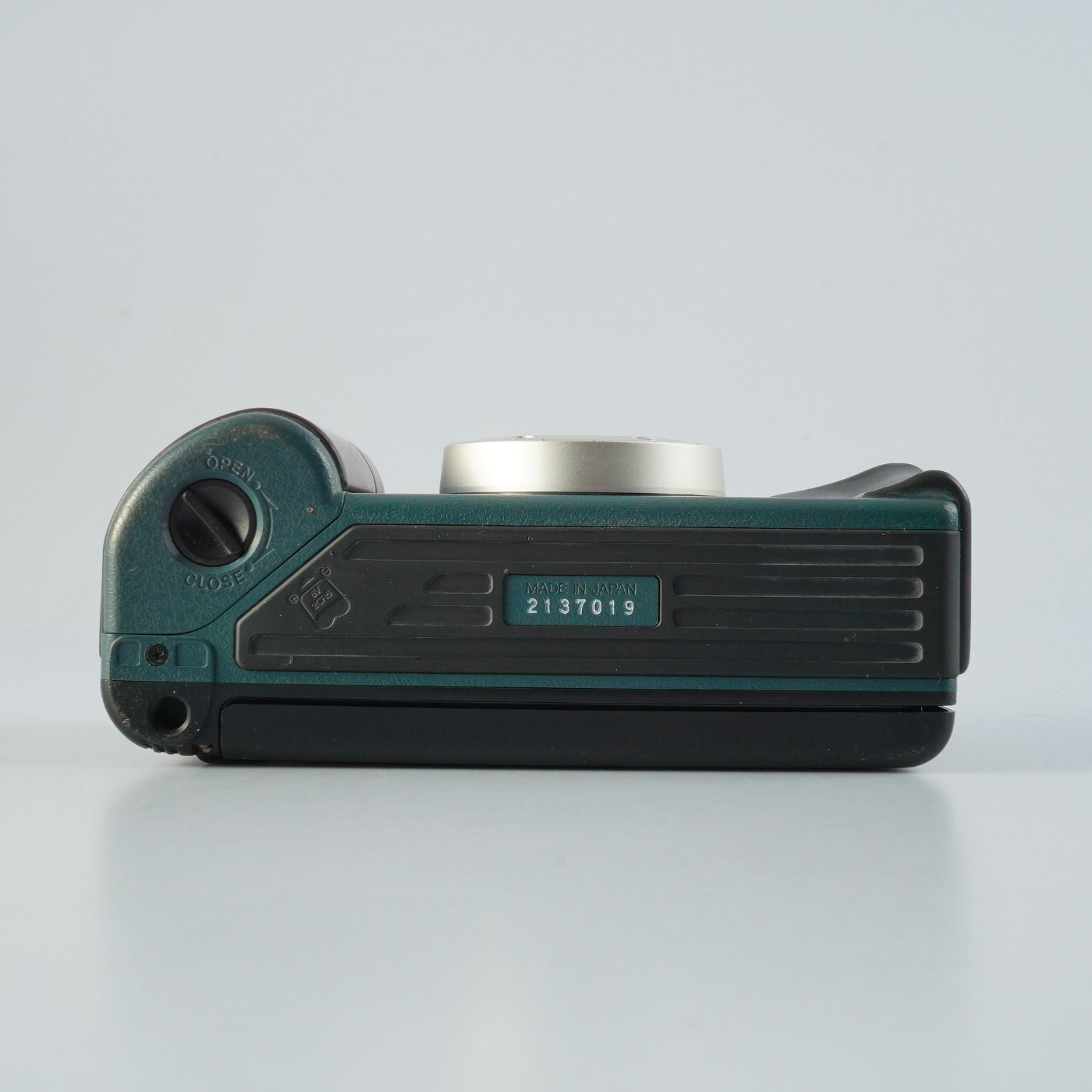 Konica コニカ 現場監督 ( GENBAKANTOKU ) 28 WB コンパクトフィルムカメラ Konica コニカ 現場監督 ( GENBAKANTOKU ) 28 WB コンパクトフィルム