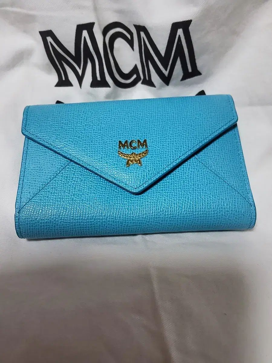 MCM カードウォレット 二つ折り財布 スカイブルー - メルカリ