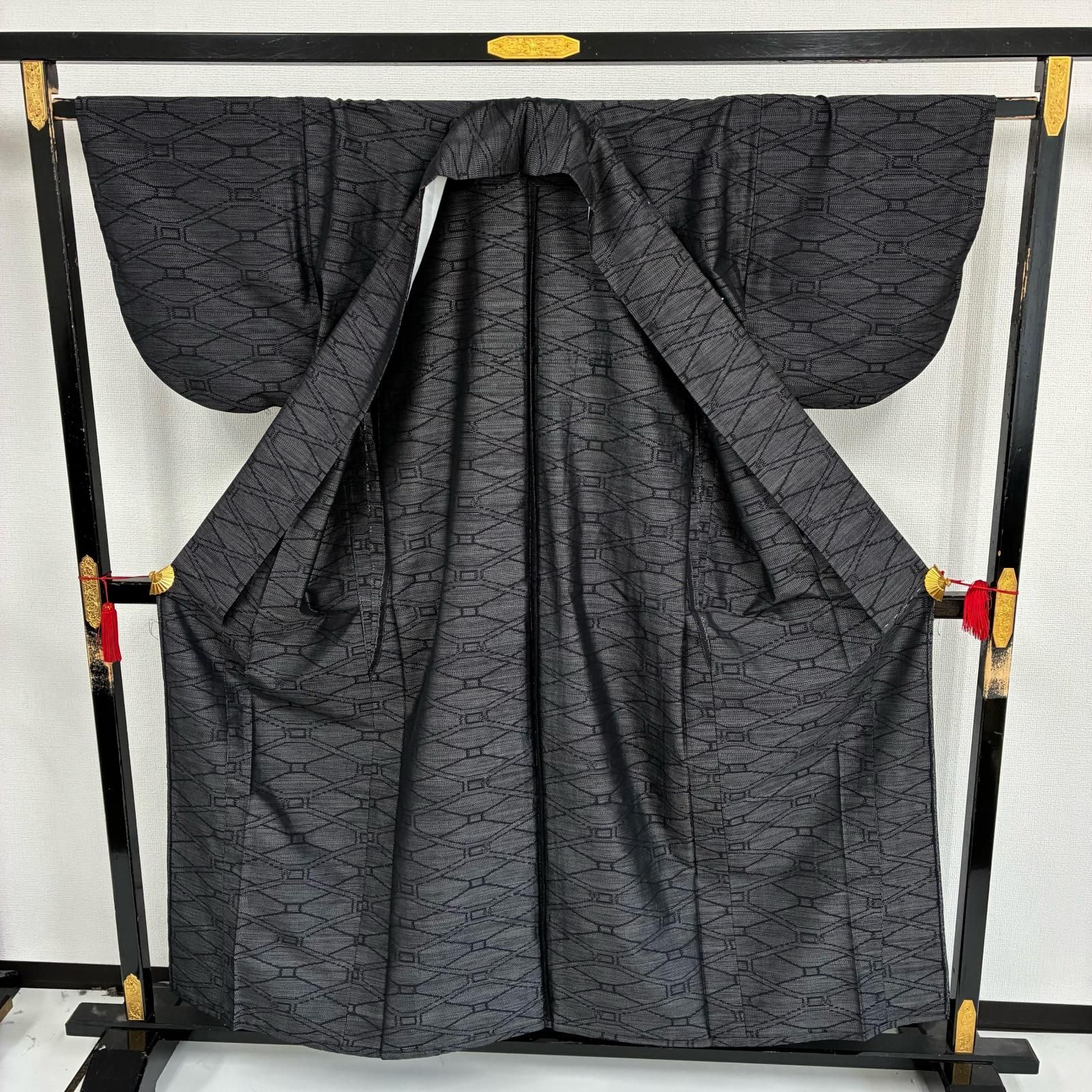 単衣 本場大島紬 正絹 泥染め 横双 着物 MK-6053 - メルカリ 単衣 本場大島紬 正絹 泥染め 横双 着物 MK-6053 - メルカリ