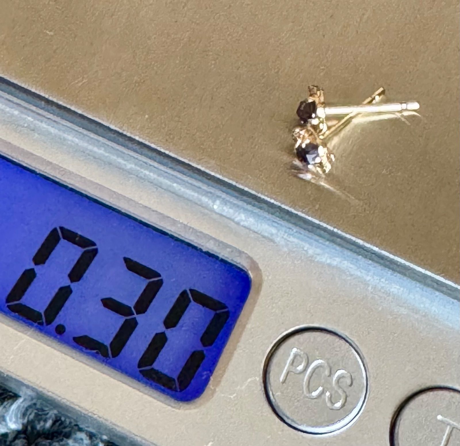 アガット◇K10YG*色石スタッドピアス*agete*一粒 - メルカリ