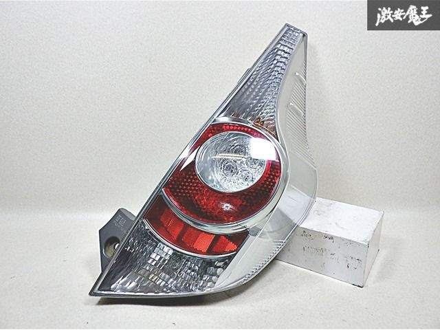 TOYOTA トヨタ 純正 NHP10 アクア 前期 LED テールライト テールランプ